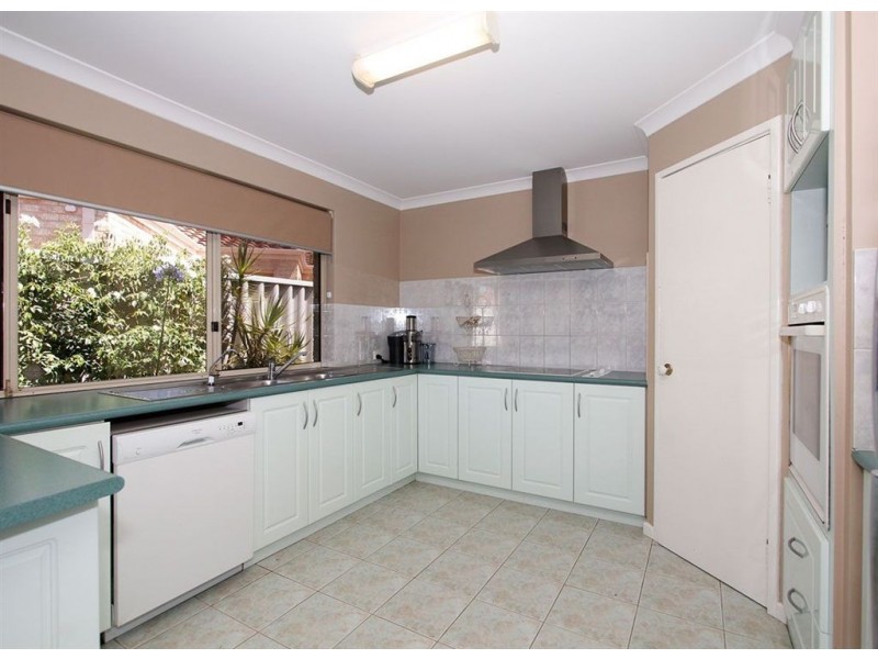 A/7 Rainbow Gardens, Bibra Lake WA 6163