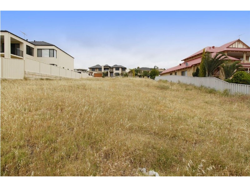 15 Battye Road, Kardinya WA 6163
