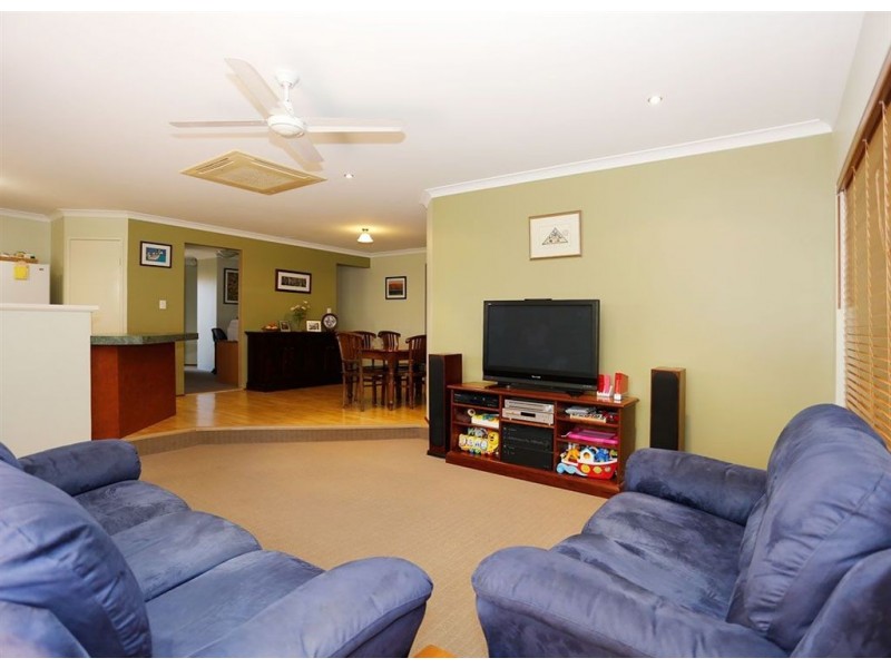 1 Mirabeau Mews, Bibra Lake WA 6163