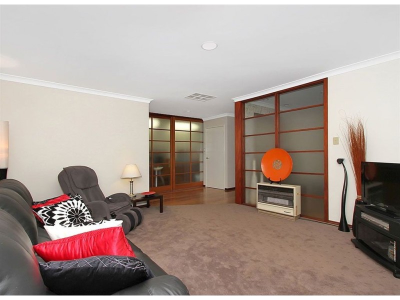 7 Paton Close, Winthrop WA 6150