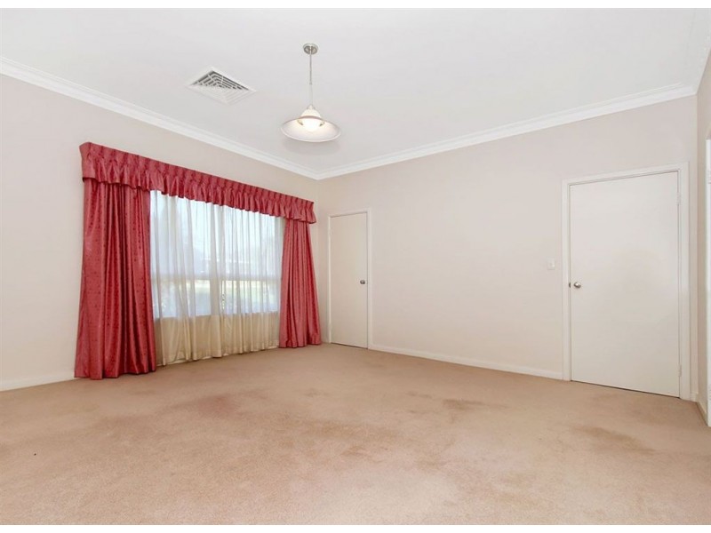 17 Gundill Street, Booragoon WA 6154