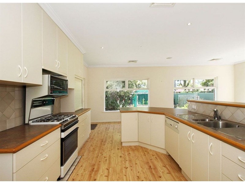 17 Gundill Street, Booragoon WA 6154