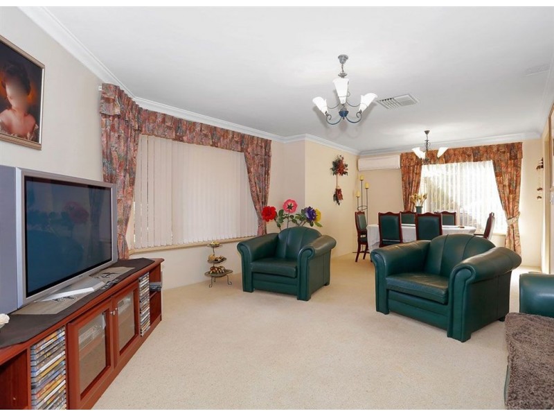 43 Kingston Place, Kardinya WA 6163