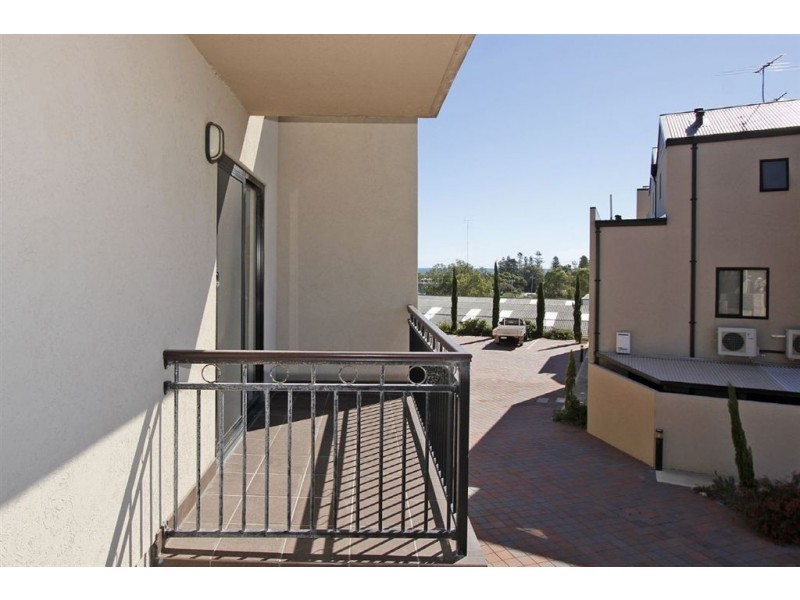 4/7 Bellion Drive, Hamilton Hill WA 6163