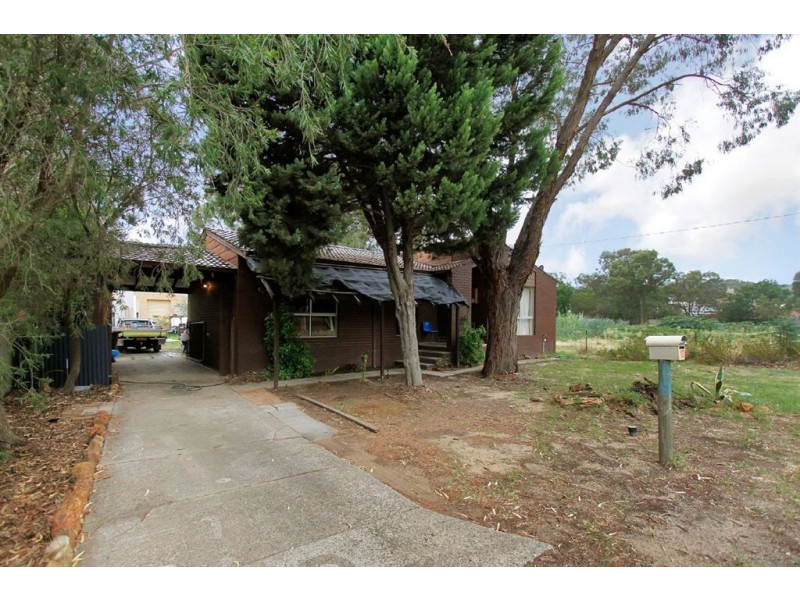 10 Cornish Street, Armadale WA 6112