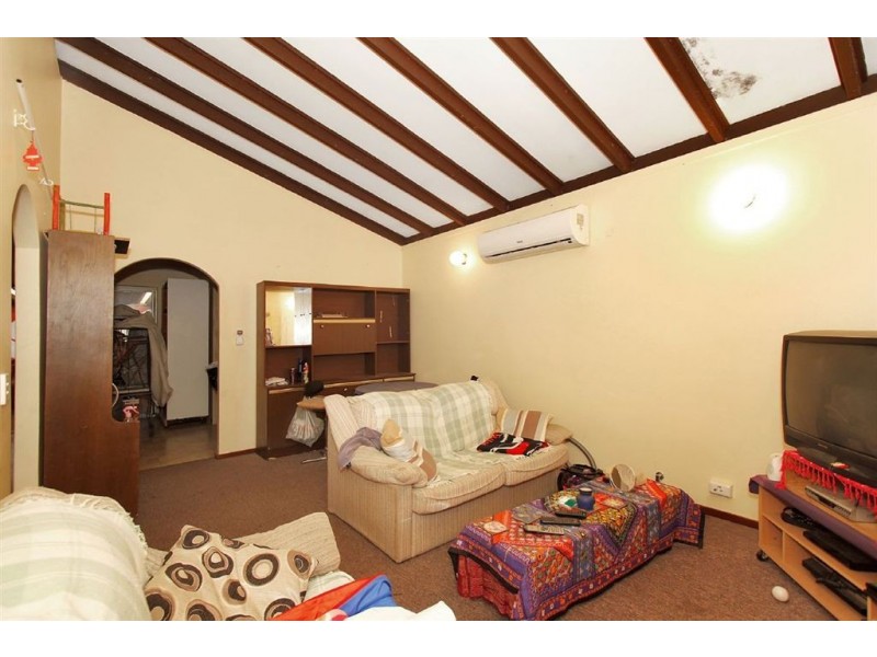 10 Cornish Street, Armadale WA 6112