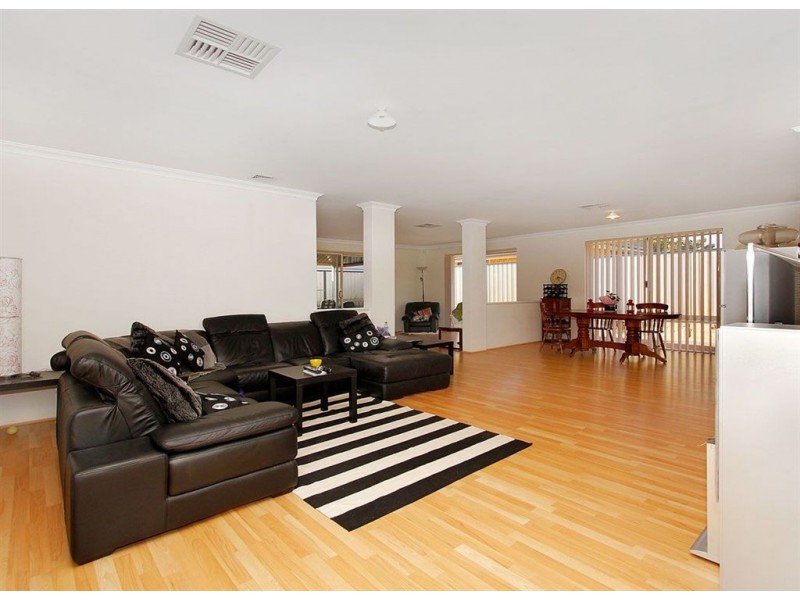 13 Columbus Loop, Success WA 6164