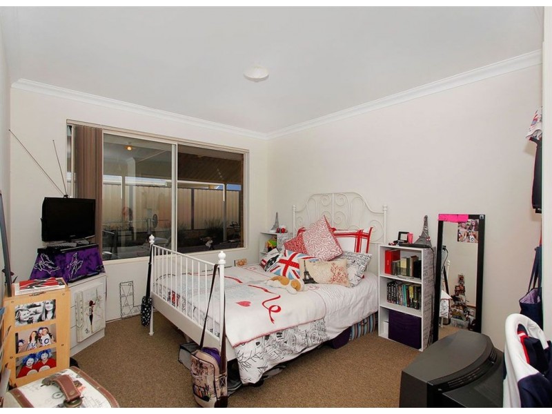 13 Columbus Loop, Success WA 6164