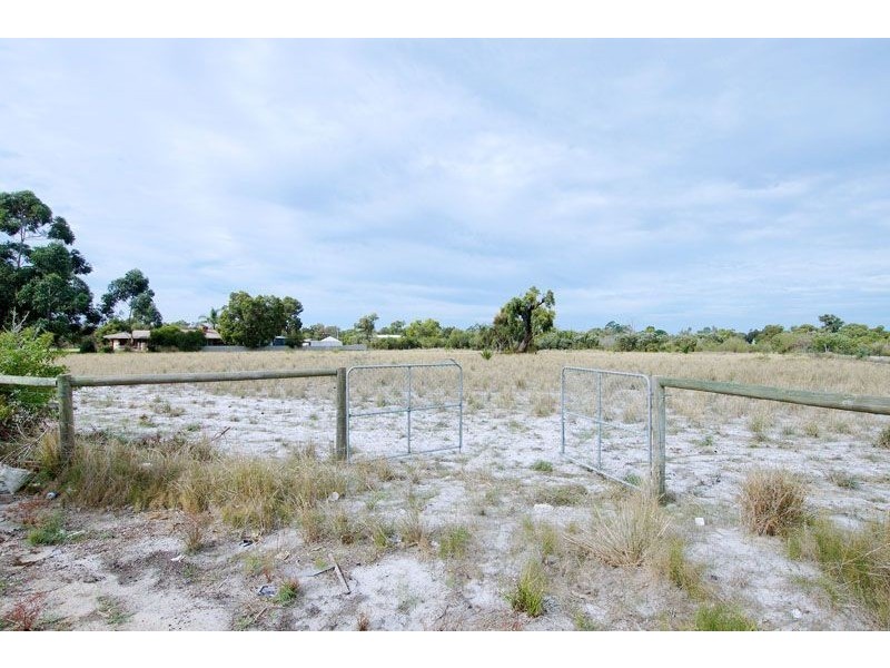 1066 Thomas Road, Casuarina WA 6167