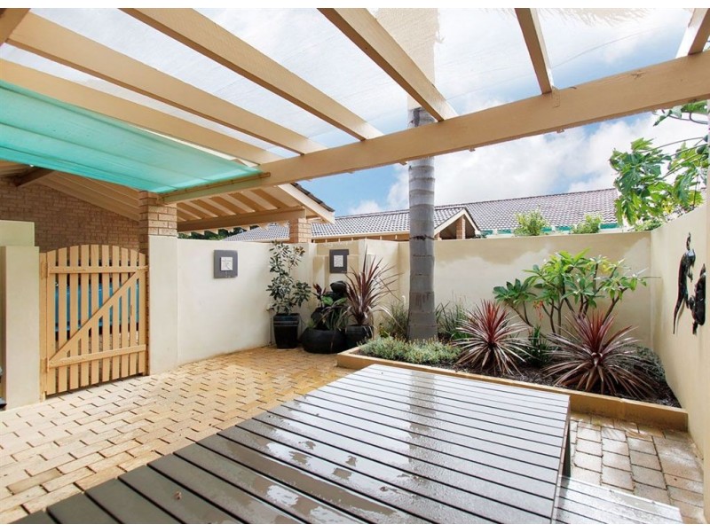 2/1 Ince Road, Attadale WA 6156