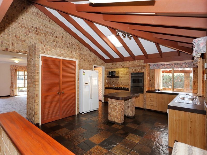 12 Wilsmore Grove, Kardinya WA 6163