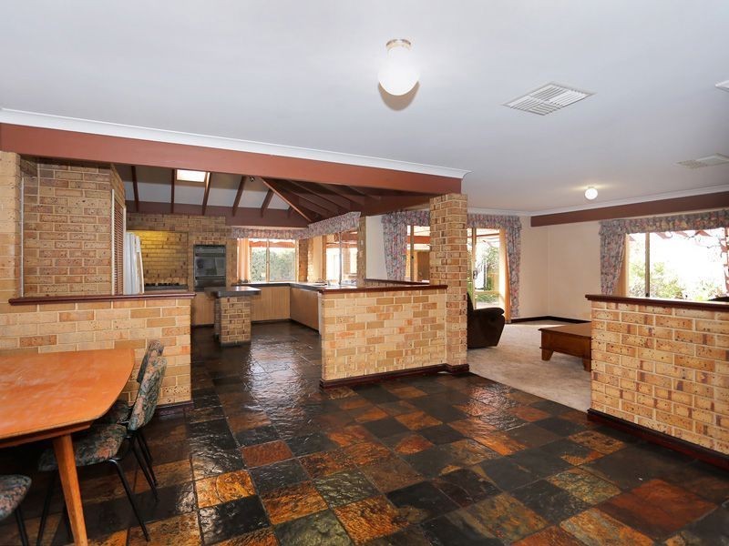 12 Wilsmore Grove, Kardinya WA 6163