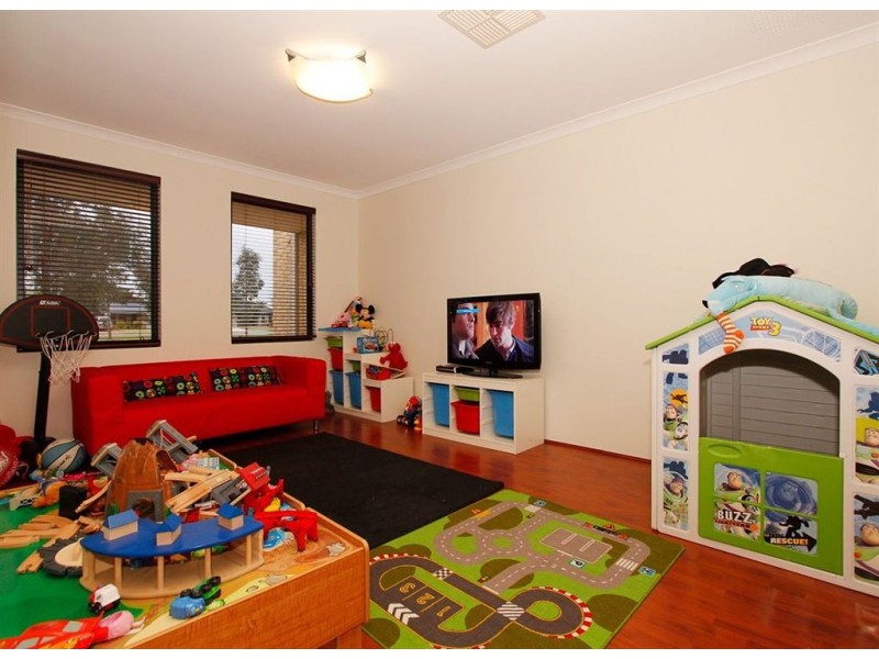 23 Blue Mountain Circuit, Aubin Grove WA 6164