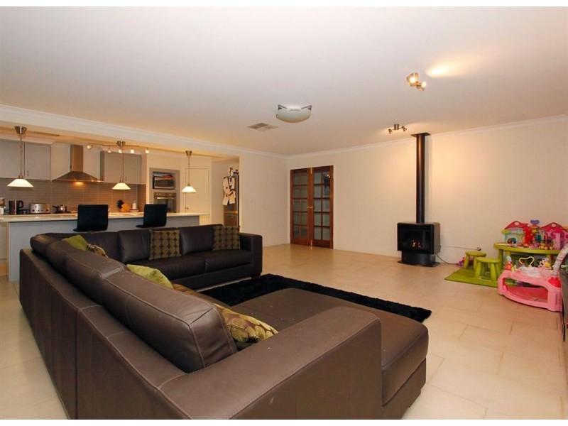 23 Blue Mountain Circuit, Aubin Grove WA 6164