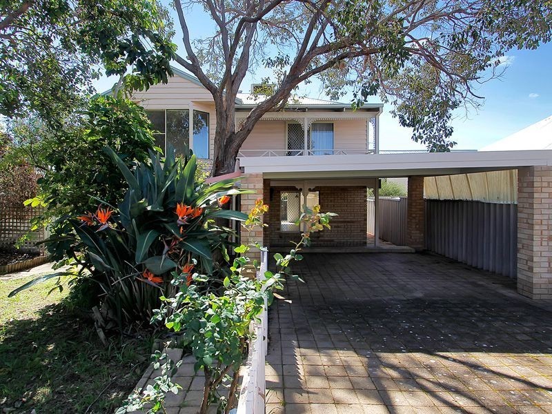 122A Watkins Street, White Gum Valley WA 6162