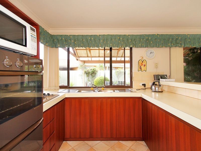 1/1 Bridges Road, Melville WA 6156