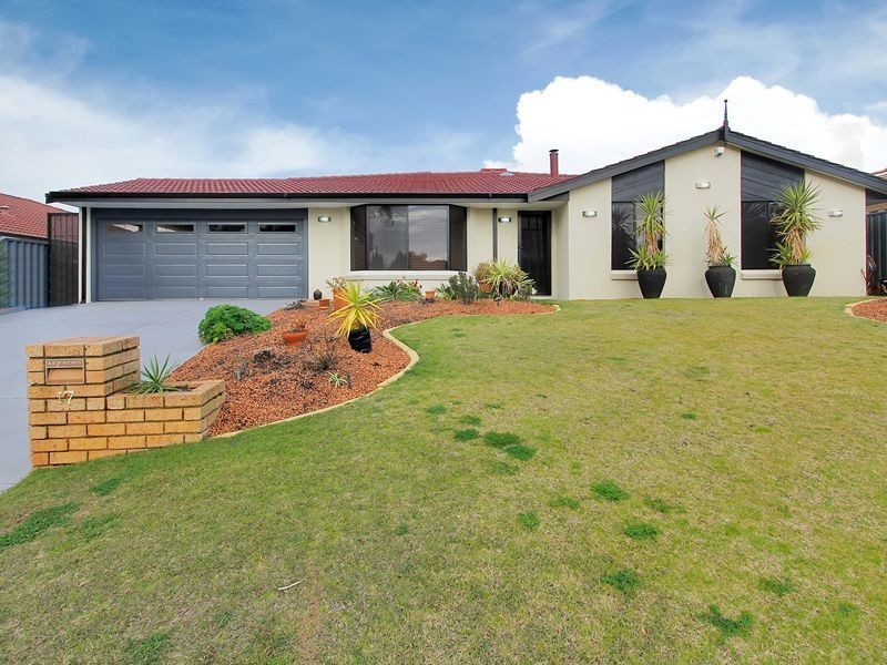 17 Heatherlea Parkway, Leeming WA 6149
