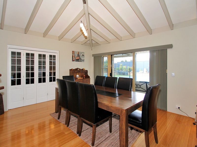 17 Heatherlea Parkway, Leeming WA 6149