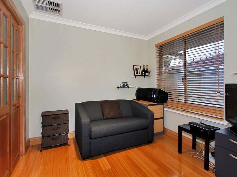 17 Heatherlea Parkway, Leeming WA 6149