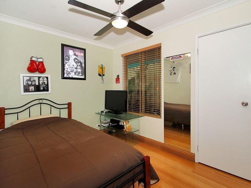 17 Heatherlea Parkway, Leeming WA 6149