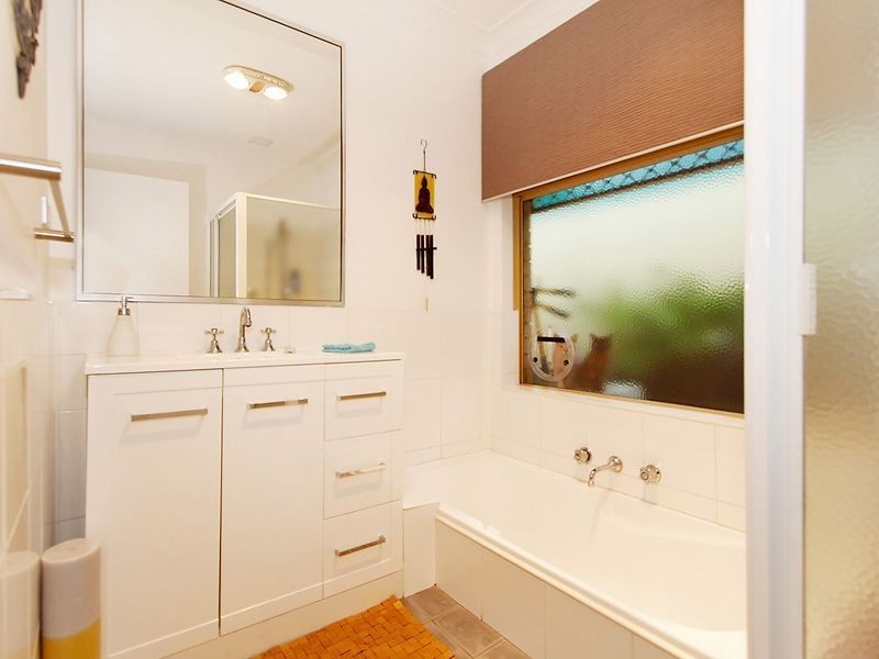 17 Heatherlea Parkway, Leeming WA 6149