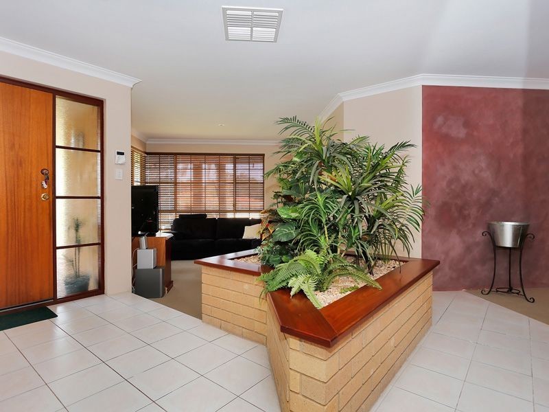 39 Crossland Way, Kardinya WA 6163