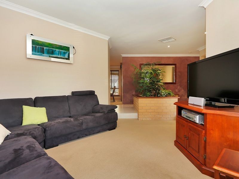 39 Crossland Way, Kardinya WA 6163