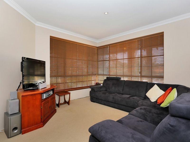 39 Crossland Way, Kardinya WA 6163