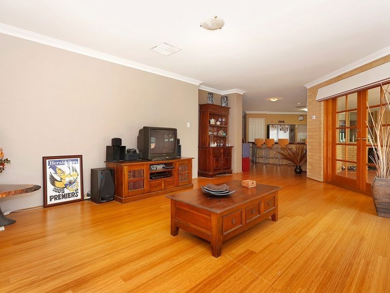 39 Crossland Way, Kardinya WA 6163