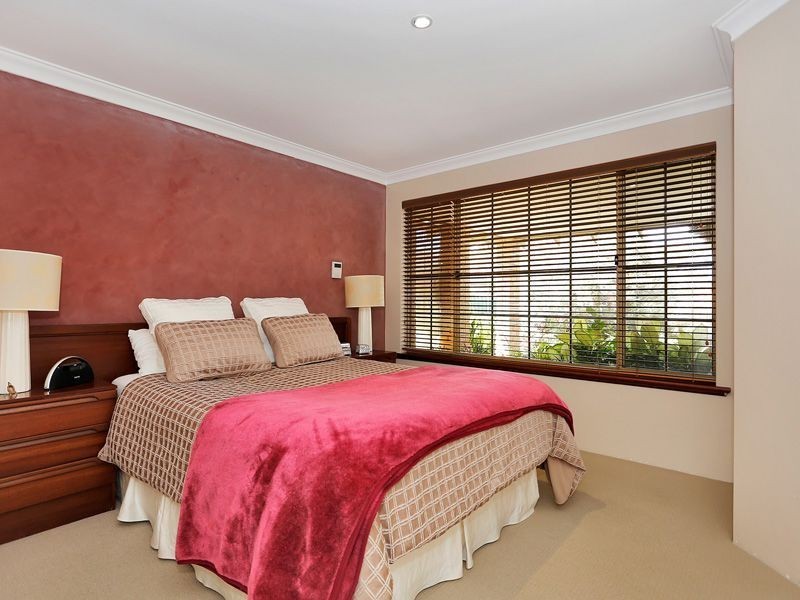 39 Crossland Way, Kardinya WA 6163