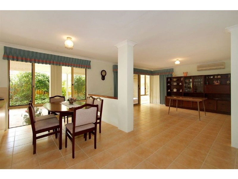 6 Weaver Court, Kardinya WA 6163