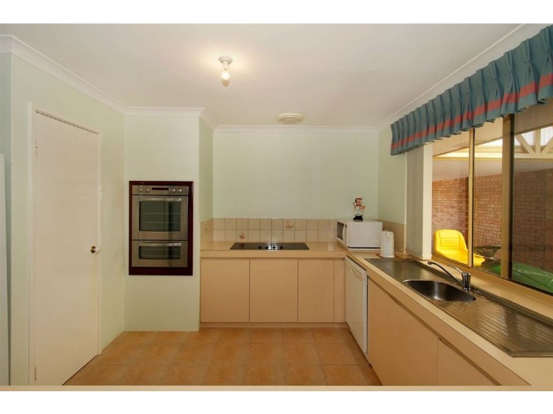 6 Weaver Court, Kardinya WA 6163