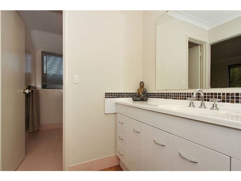 17 Underwood Grove, Kardinya WA 6163