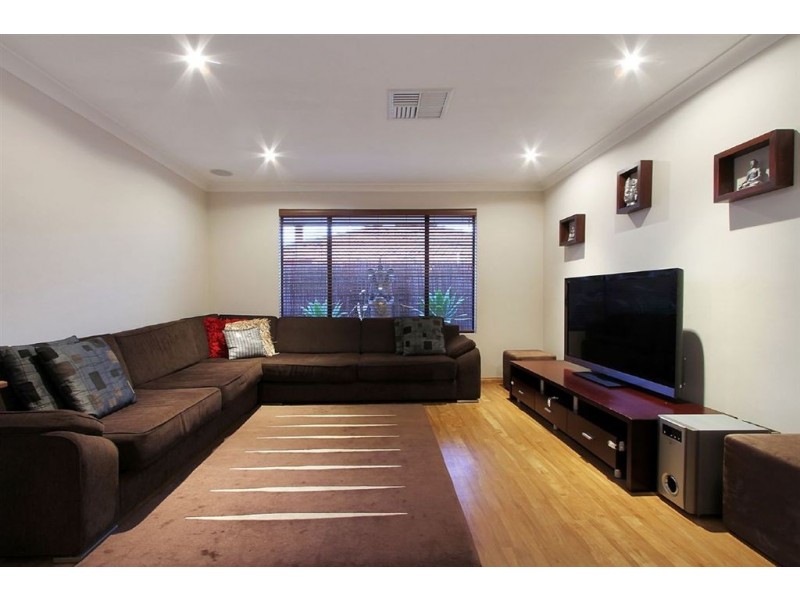 17 Underwood Grove, Kardinya WA 6163