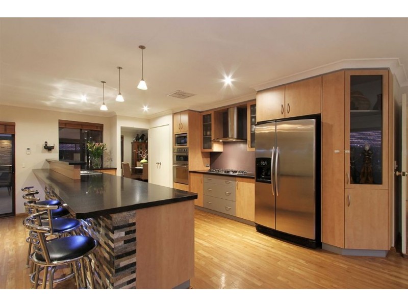 17 Underwood Grove, Kardinya WA 6163