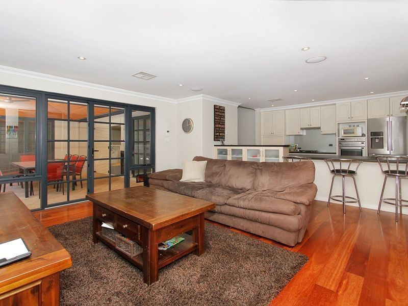 20 Cardinal Crescent, Leeming WA 6149