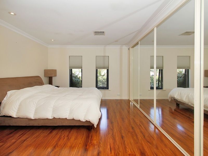 20 Cardinal Crescent, Leeming WA 6149