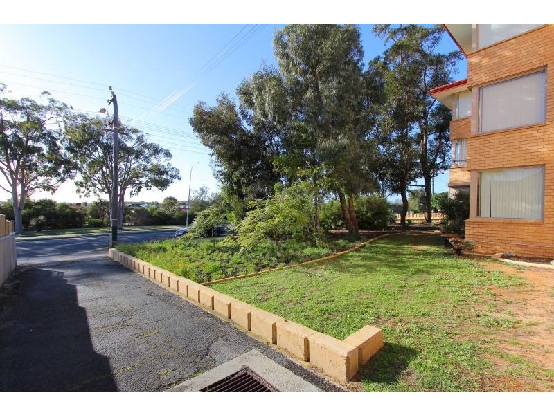 3/137 North Lake Road, Willagee WA 6156