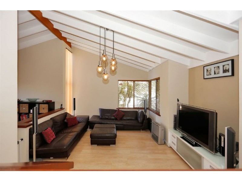 59 Anglesey drive, Kardinya WA 6163