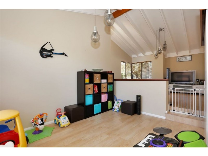 59 Anglesey drive, Kardinya WA 6163