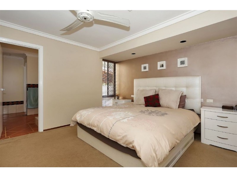 59 Anglesey drive, Kardinya WA 6163