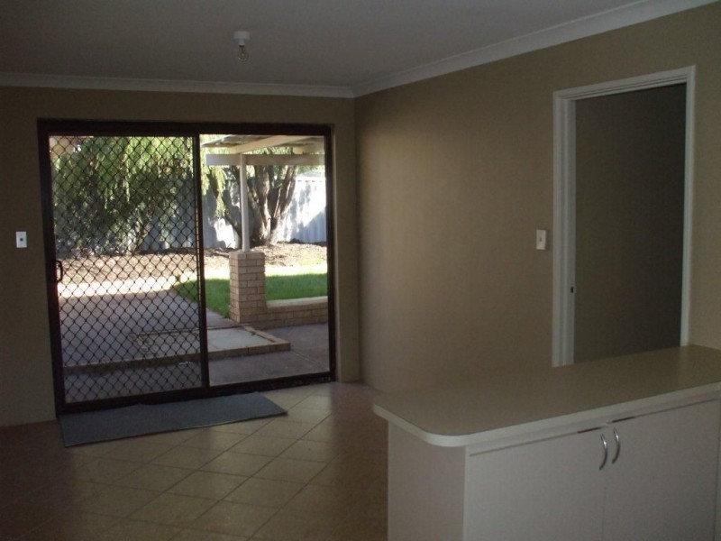 12 Perham Crescent, Leda WA 6170