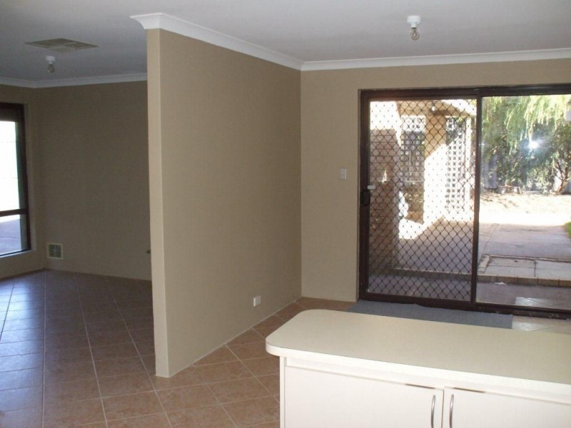 12 Perham Crescent, Leda WA 6170