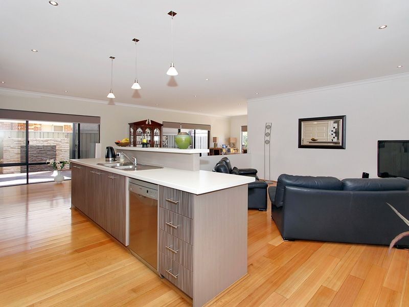 4 Cornell Way, Aubin Grove WA 6164