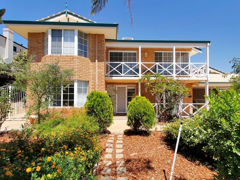 4 Munns Place, Kardinya WA 6163