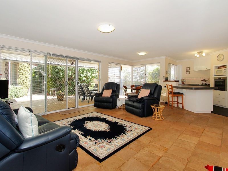 4 Munns Place, Kardinya WA 6163