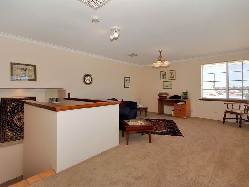 4 Munns Place, Kardinya WA 6163