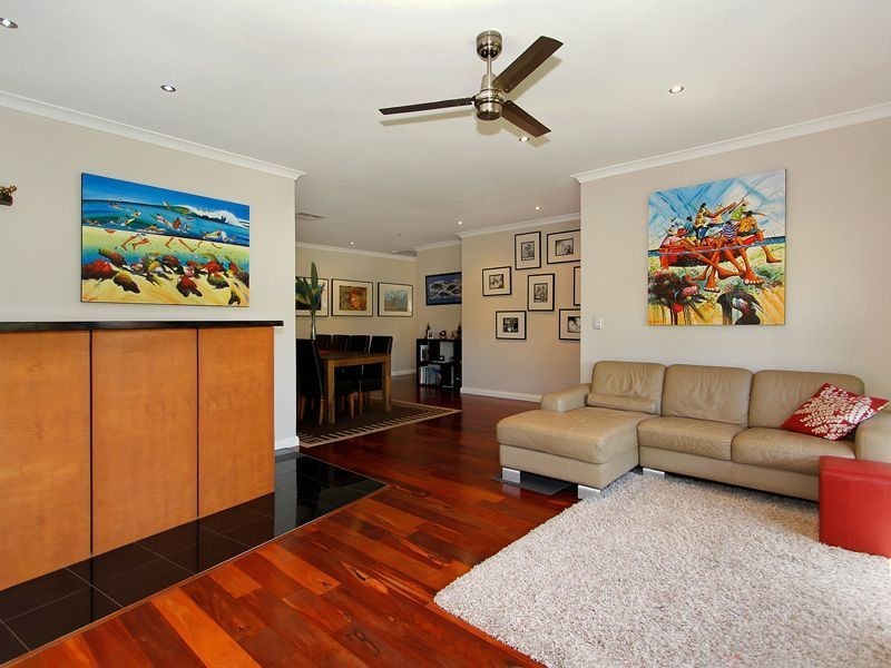 5 Maddox Crescent, Melville WA 6156