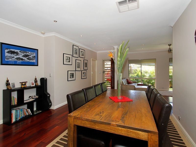 5 Maddox Crescent, Melville WA 6156