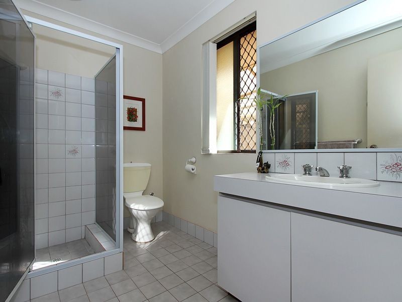 2 Witney Place, Leeming WA 6149